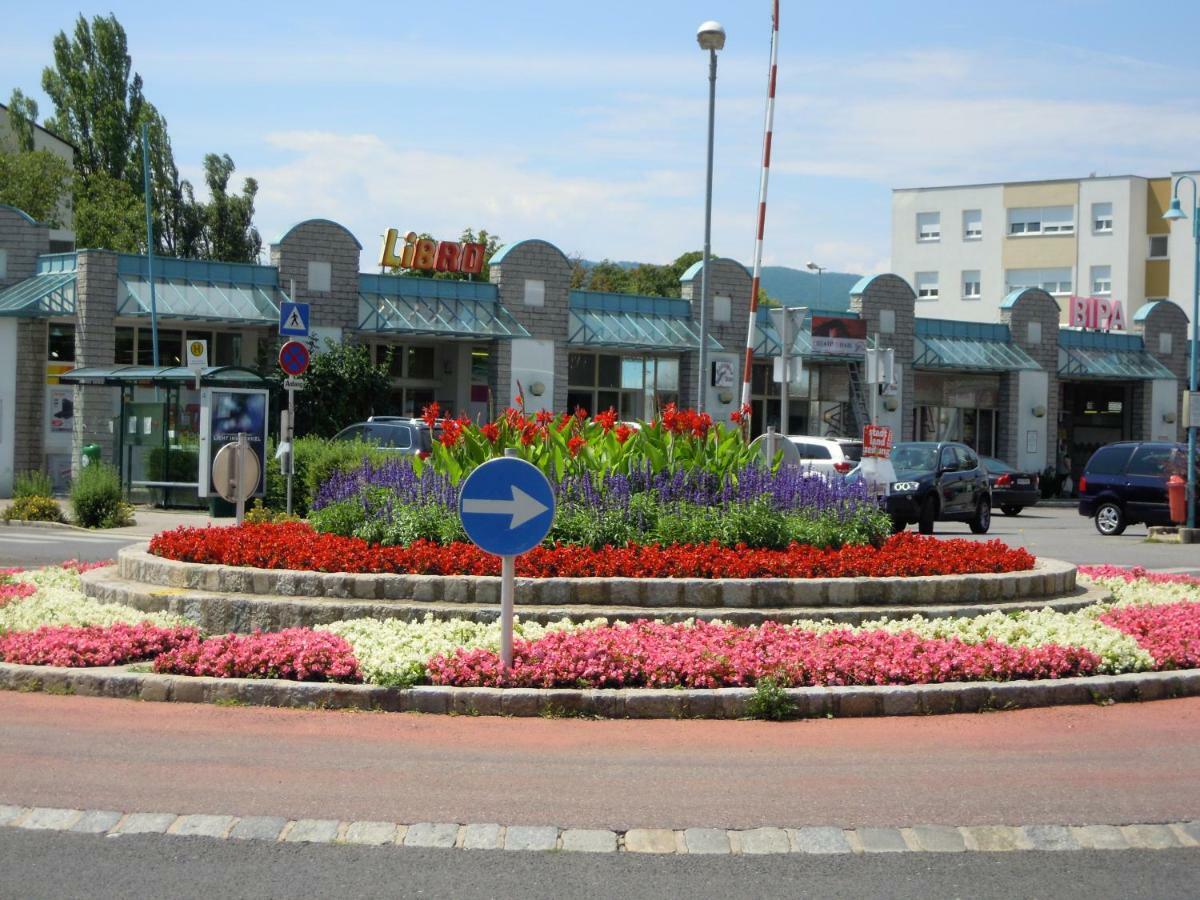 Orchidee Wiener Neudorf Exterior foto